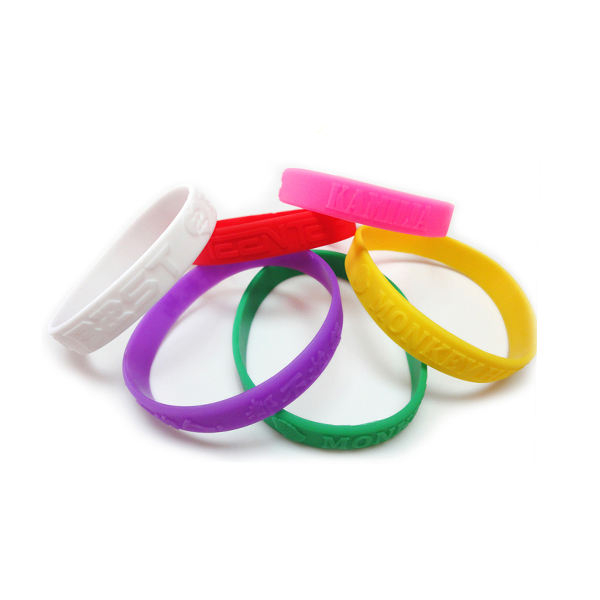 Individuell graviertes Logo, heißer Verkauf, cooles Herren-Armband aus Silikonkautschuk