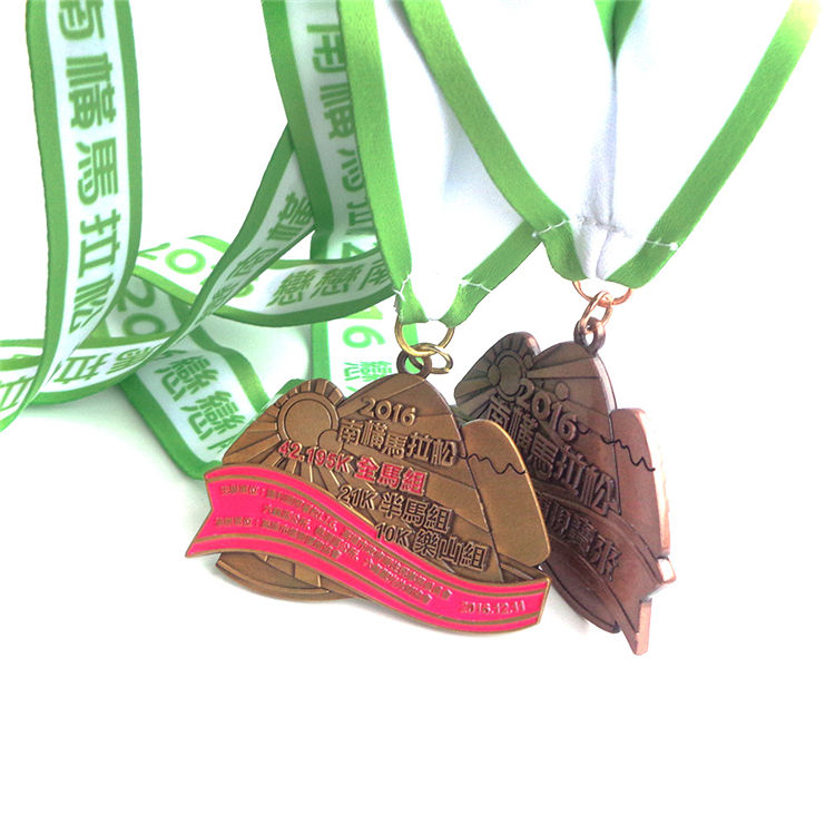 Kundenspezifische Gold-Marathon-Auszeichnungsmedaille, Zinklegierung, antike Medaille, Sport-Lauf-Souvenir-Medaille
