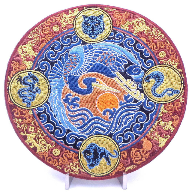 Benutzerdefinierte Hot Curtain Stickerei Stoff Spitzenbesatz Design Blumen Patch Indische Stickerei Patch