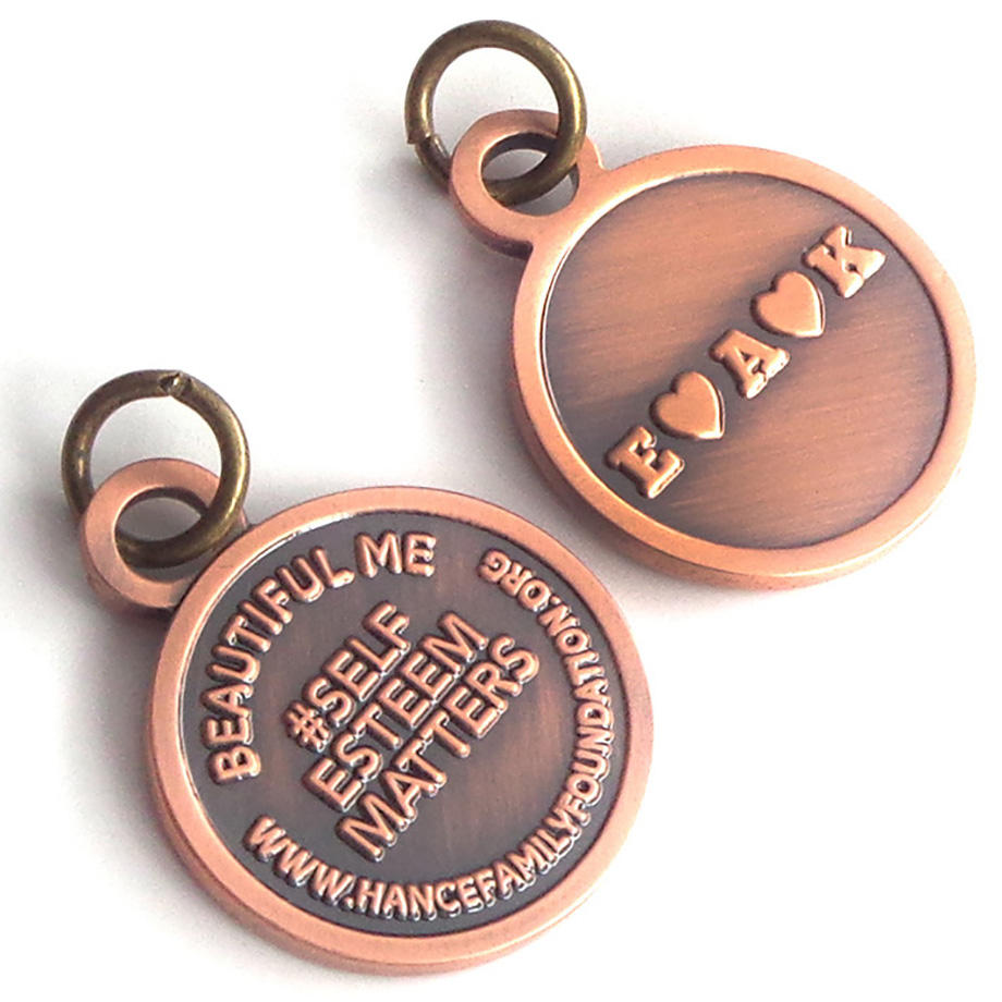 OEM-Fabrik-Großhandel mit individuellem Logo, gravierte individuelle kleine Metallanhänger für Schmuck