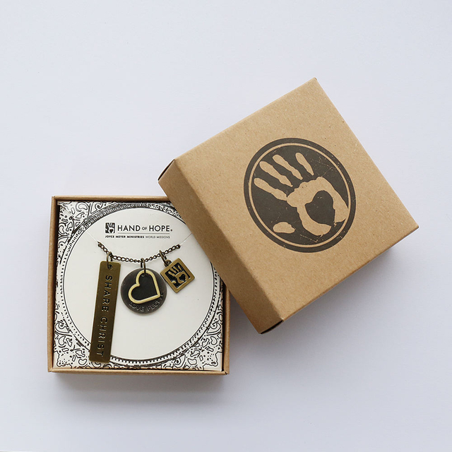 Hersteller Großhandel Günstige kundenspezifische Anstecknadel aus weichem Emaille-Eisen mit Box