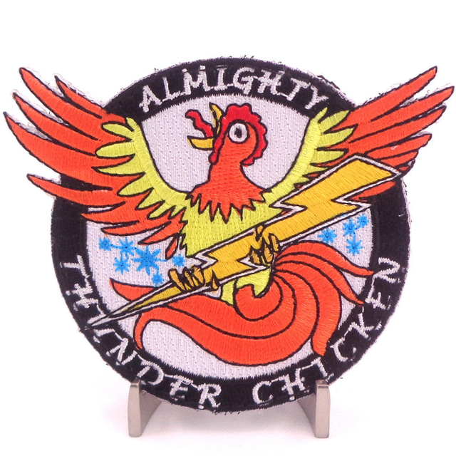 China Custom Badge Stickerei Kleidung Stoff Patch Gesticktes Patch Emblem