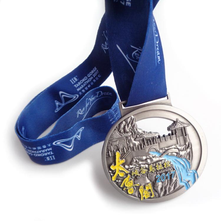 Individuelle Fotografie-Medaillen, Schlüsselanhänger, brasilianische Jiu-Jitsu-Trainer-Rennmedaille, Pink Ribbon Kickboxing Butterfly Trifecta-Medaille