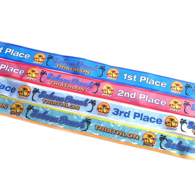 Farbstoff-Lanyard mit individuellem Aufdruck. Keine Mindestbestellmenge. Günstiges Event-Lanyard mit Schlüsselanhänger