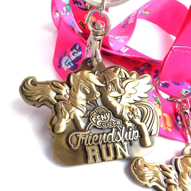 Benutzerdefinierte Samtbox ​​1. und 2. Platz Medaillen Rock N Roll Medaille Gedrucktes Abzeichen Kinder 2023 Neue Rudermedaille